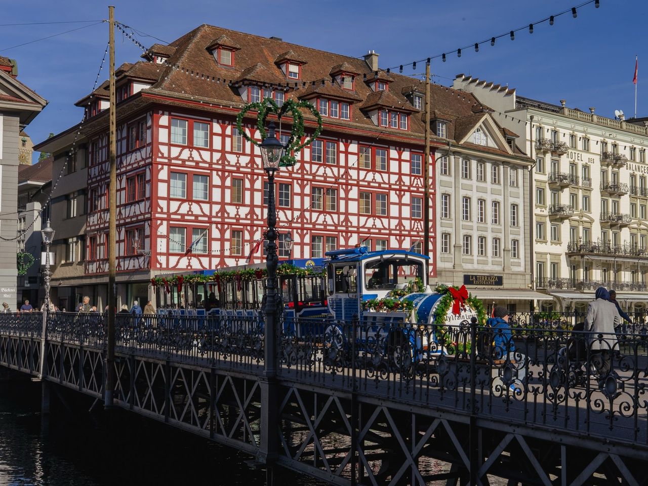 Christmas Train Lucerne - a festive city tour through Lucerne