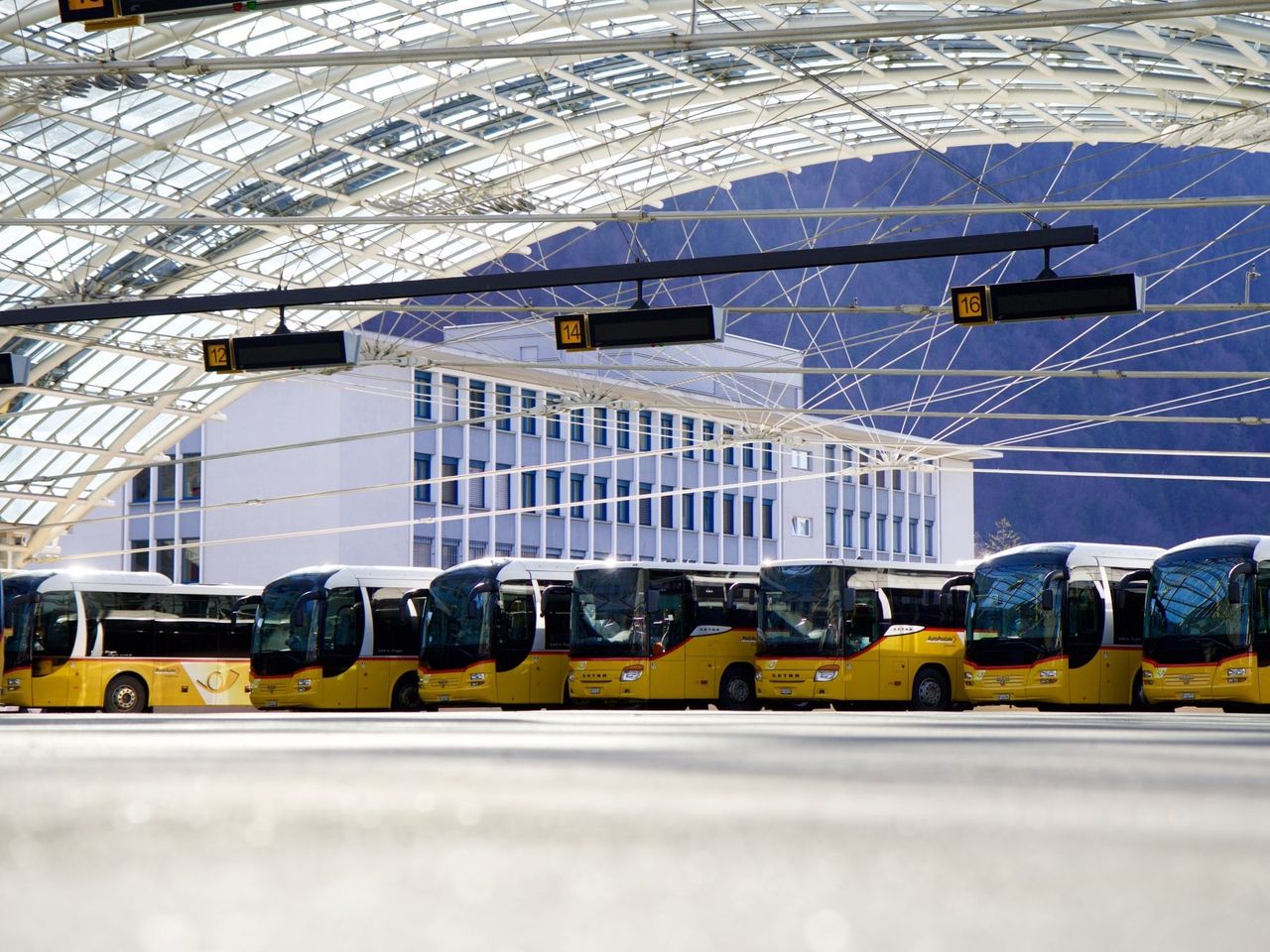 Julier Postauto Passfahrt ab Chur oder St. Moritz