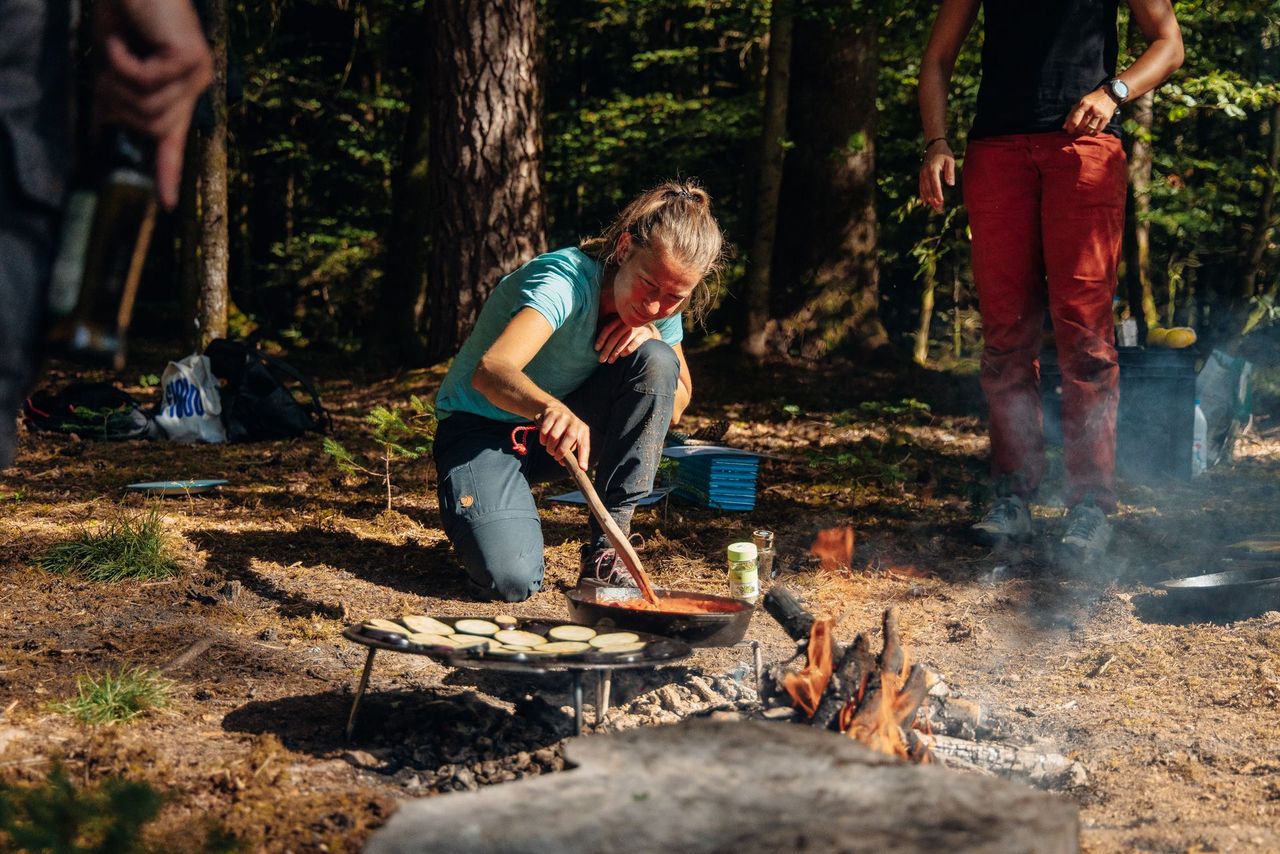 "Feuerküche" kochen über dem Feuer privat