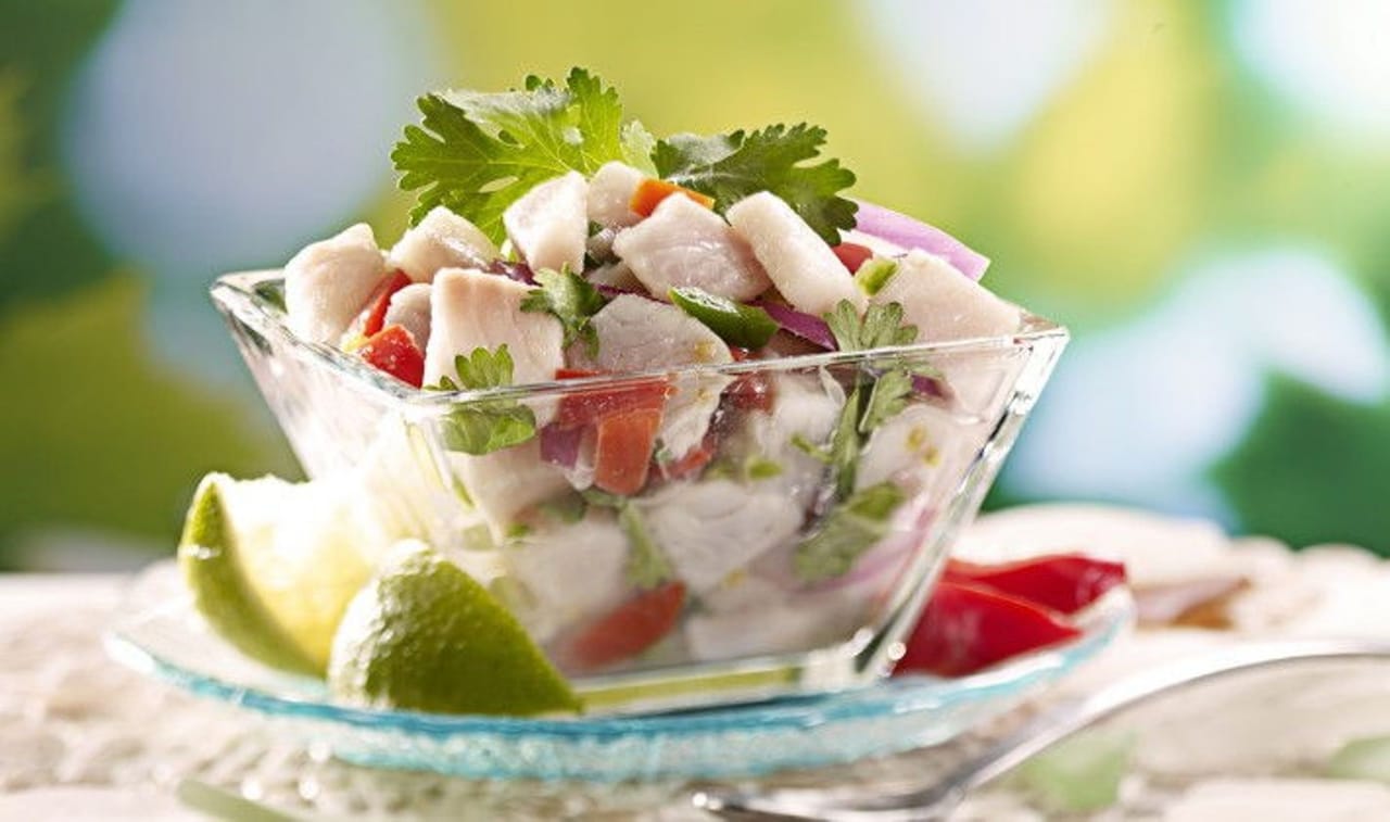 Peruvian dinner with local hosts at Lake Neuchâtel