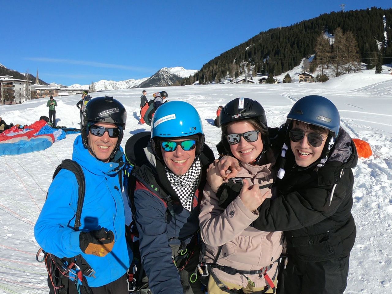 Tandem Paragliding for Couples in Davos