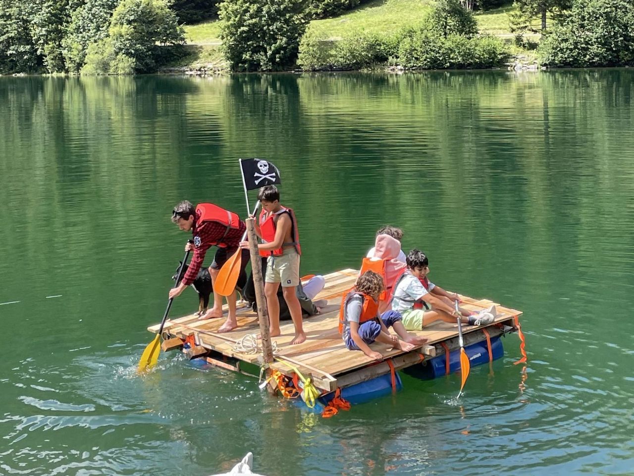 Flossbauen als Team oder Familie in Gstaad und Rougemont