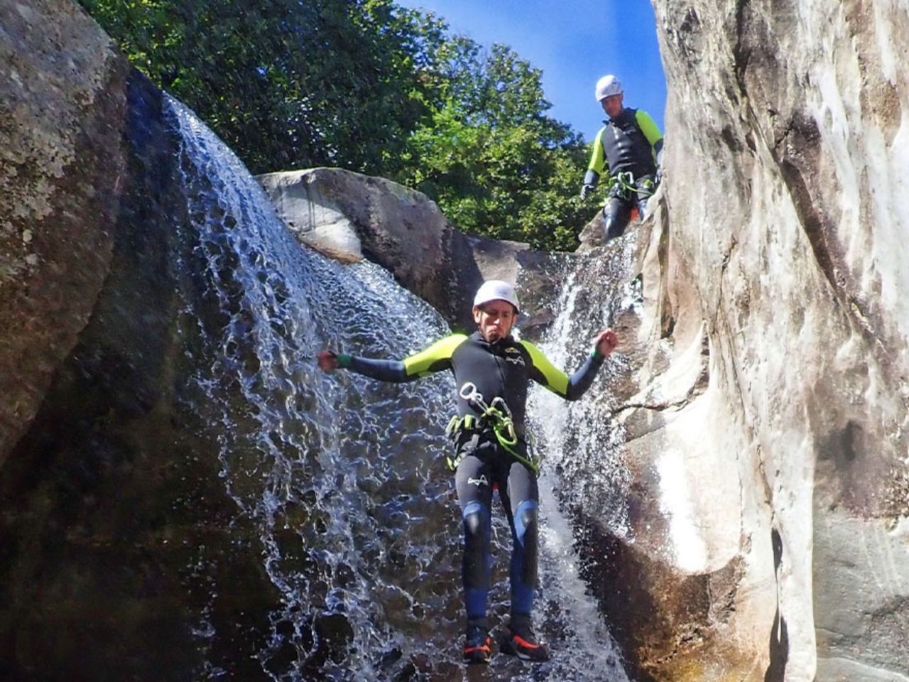 Iragna Schlucht Canyoning für sportliche Einsteiger ab Riviera