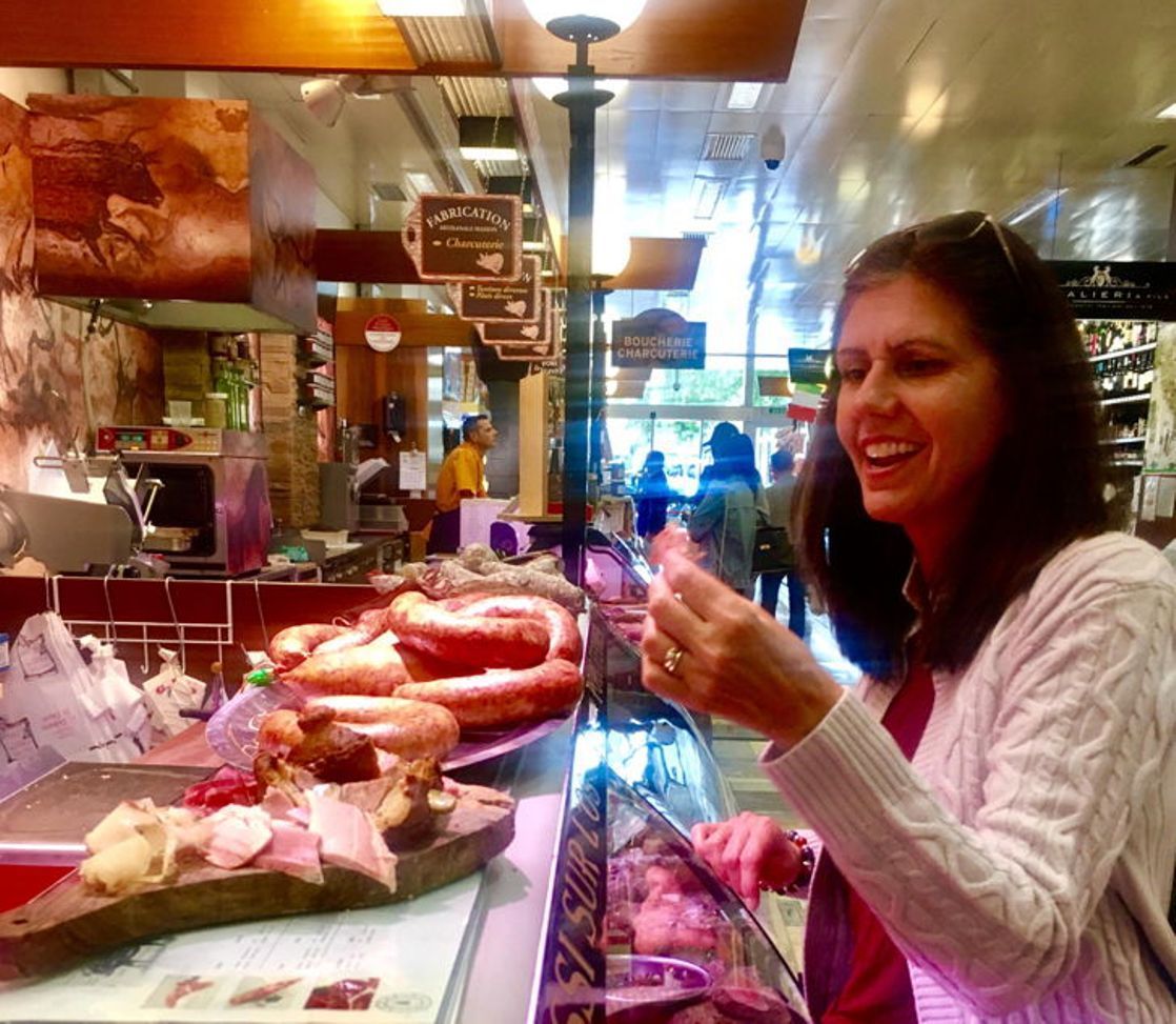 Food Tour "Eat and Chill" with local host in Geneva