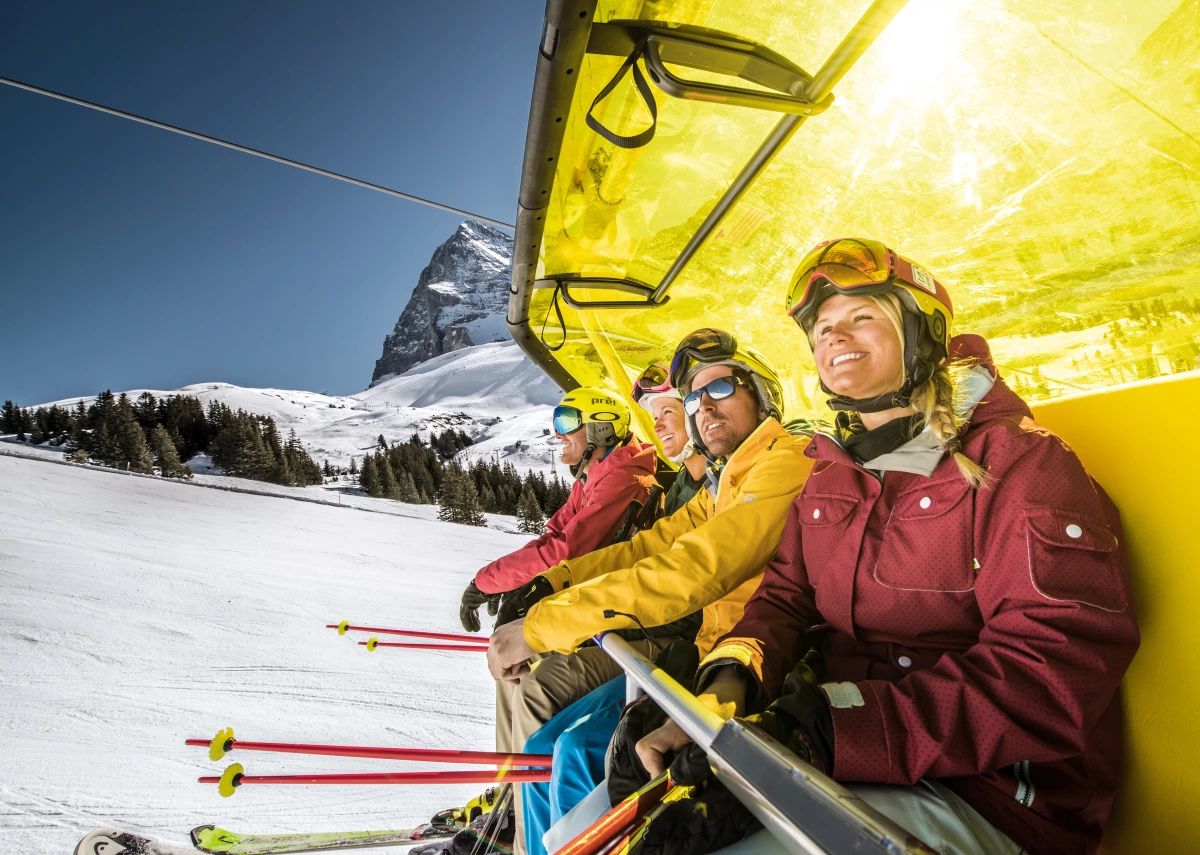 Kleine Scheidegg Skilift Yellow Bubble