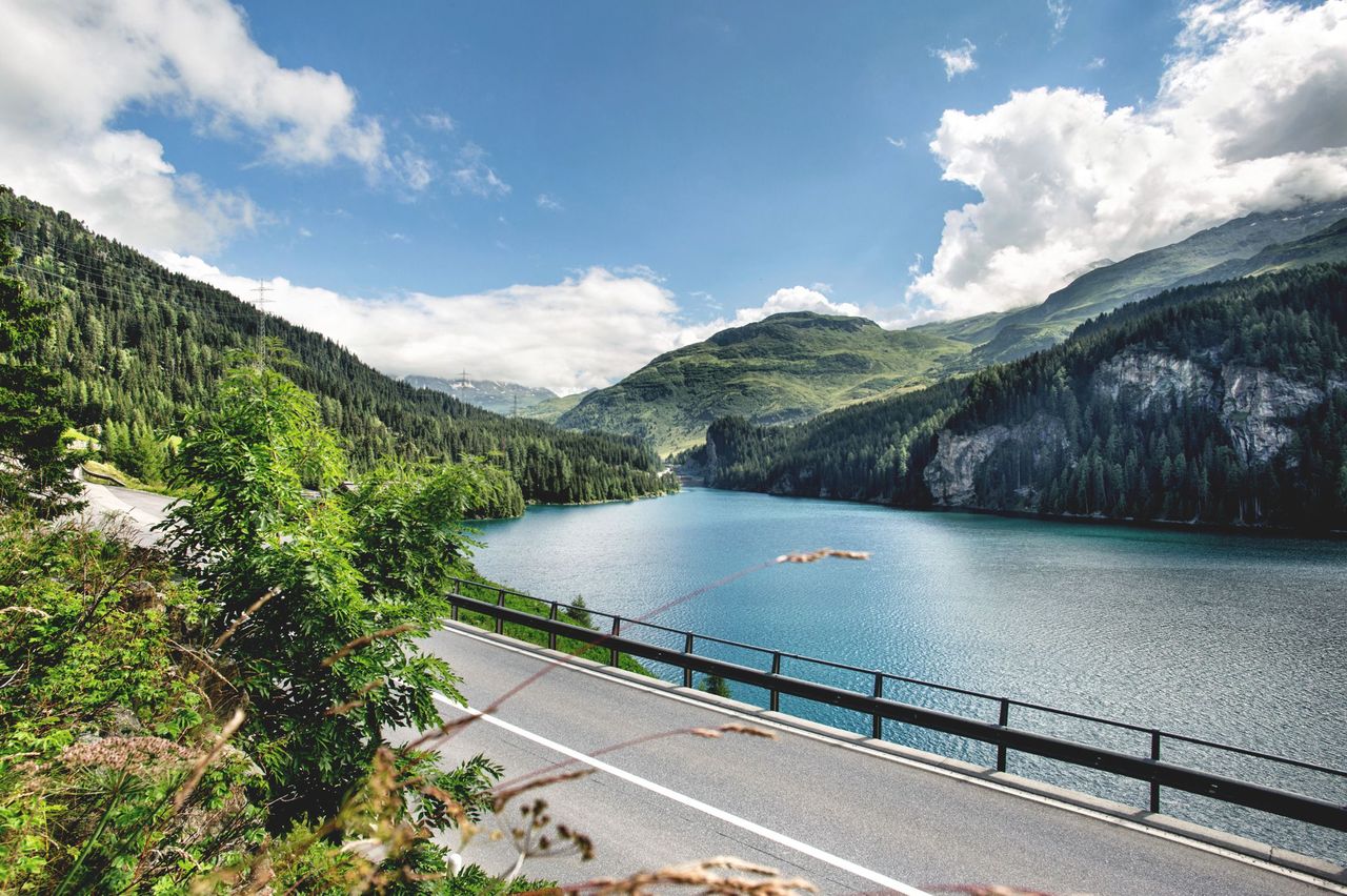 Julier Postauto Passfahrt ab Chur oder St. Moritz