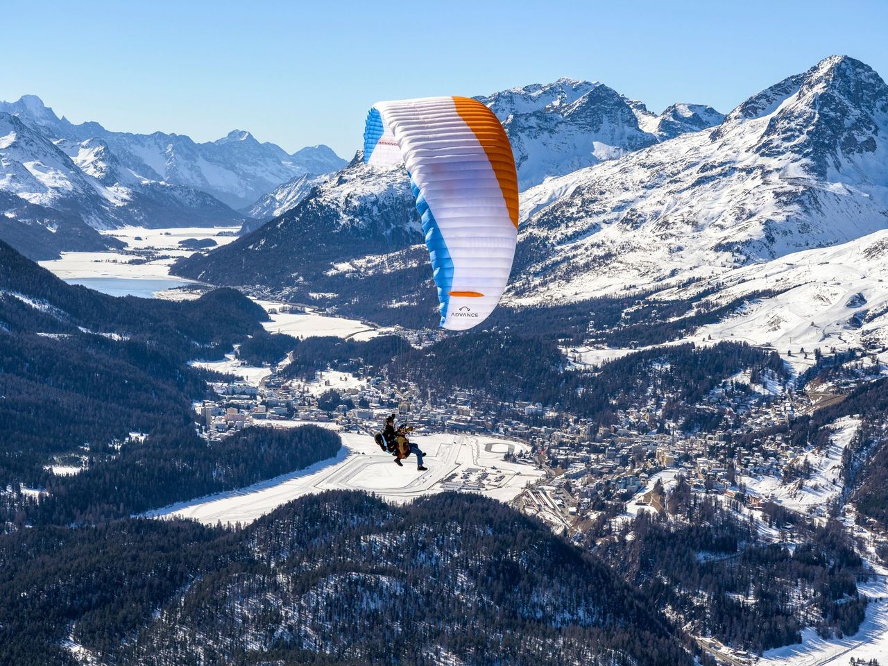 Engadin Gleitschirmfliegen mit tollen Extras