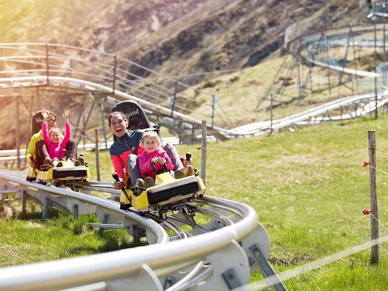 Familie Ausflug Schweiz Monte Tamaro Rodelbahn