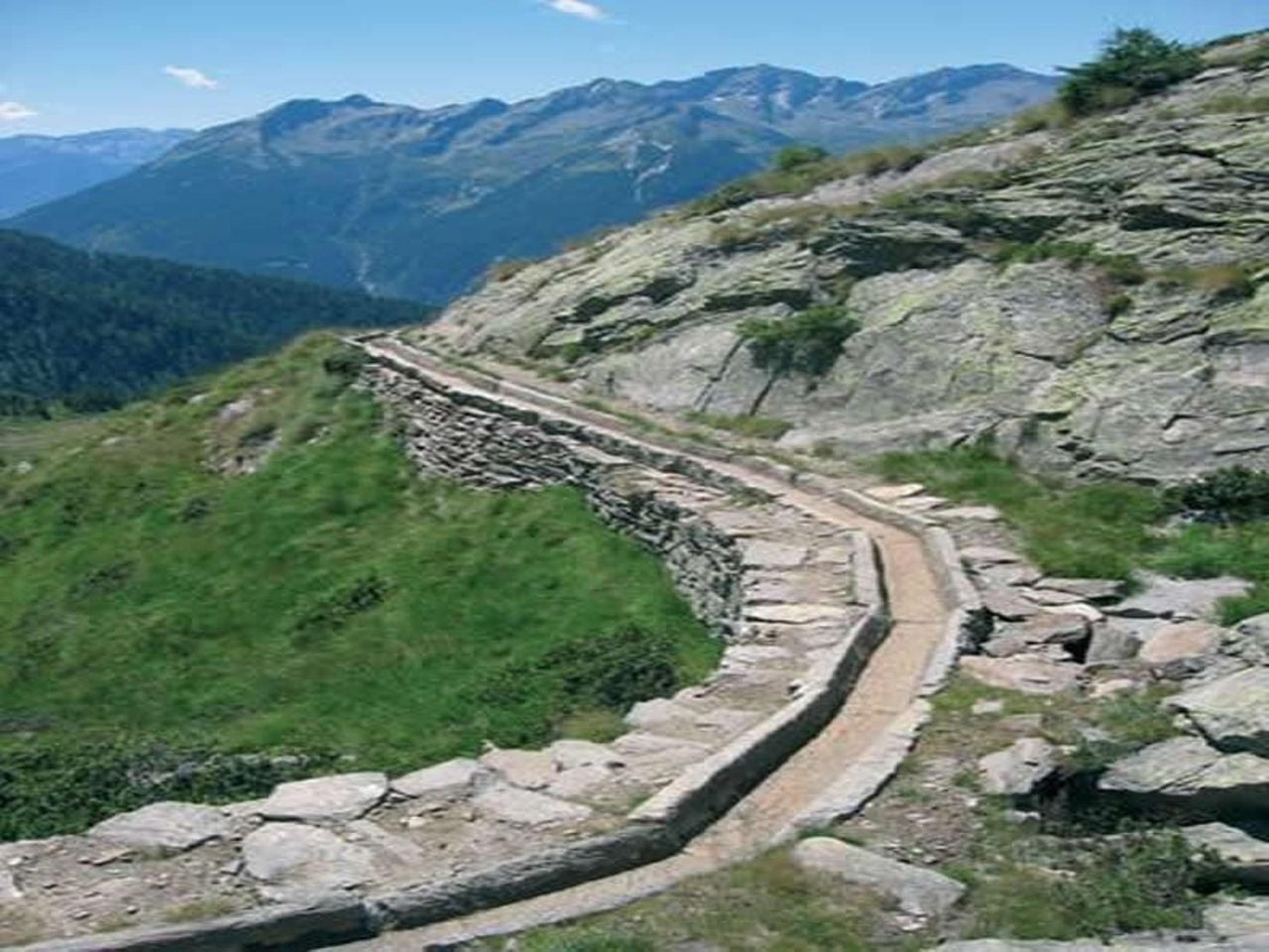 Tessin Wandern Vallemaggia