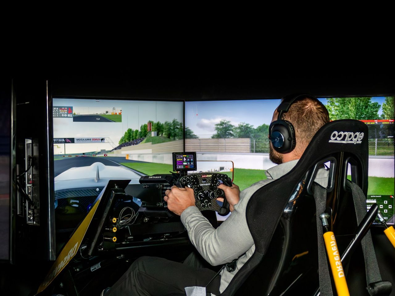 “Sim Racing” virtuelle Fahrt in Opfikon