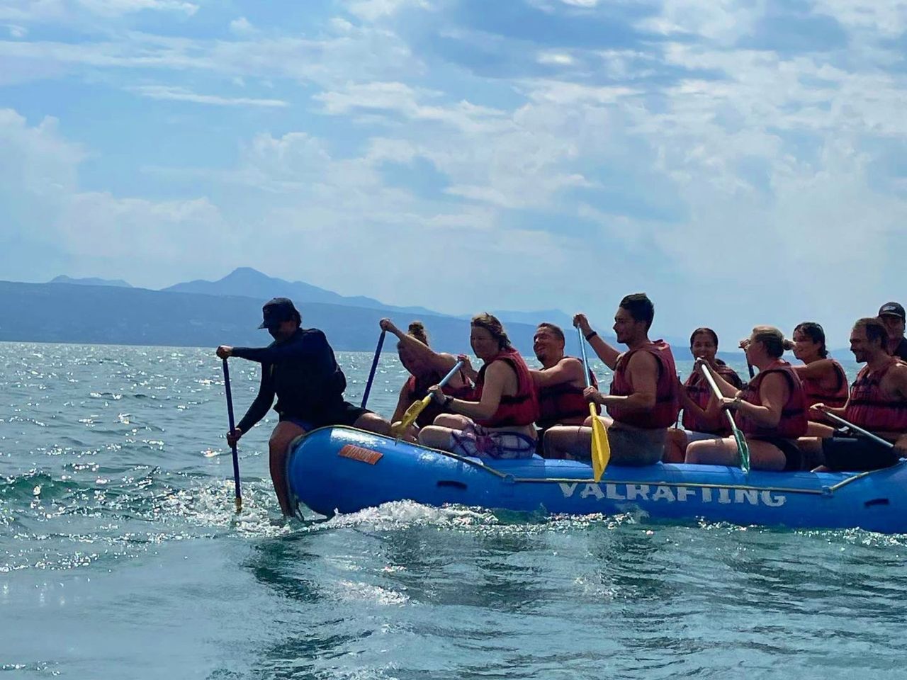Teambuilding Rafting Tour auf dem Genfersee