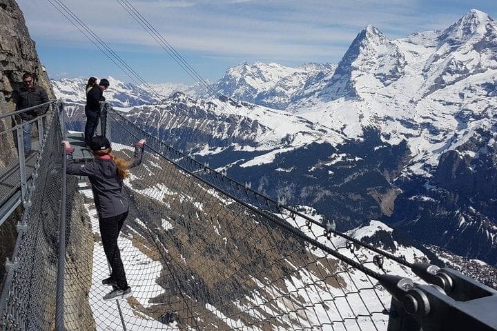 Depuis Zurich : excursion privée d’une journée au Schilthorn et dans la vallée de Lauterbrunnen