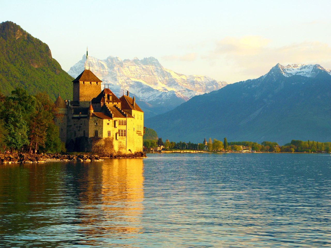 Ab Lausanne: Bustour Riviera mit Chaplin’s World, Montreux und Chillon