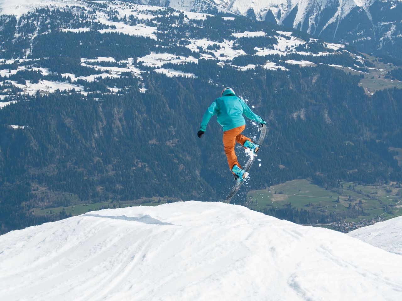 Private snowboard lessons for experienced riders in Laax