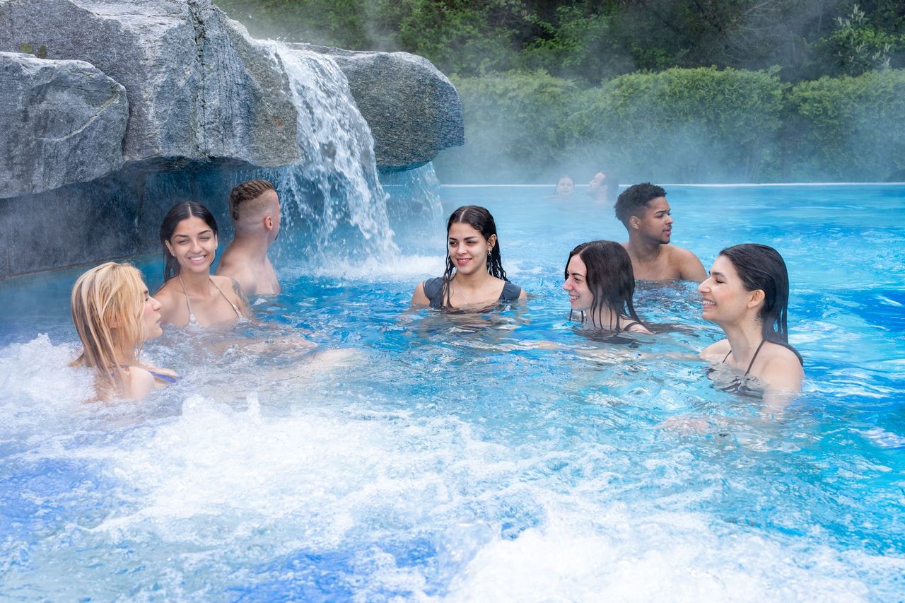 Alpamare Ticket: Wasserspass mit Pools, Saunawelt und Rutschen