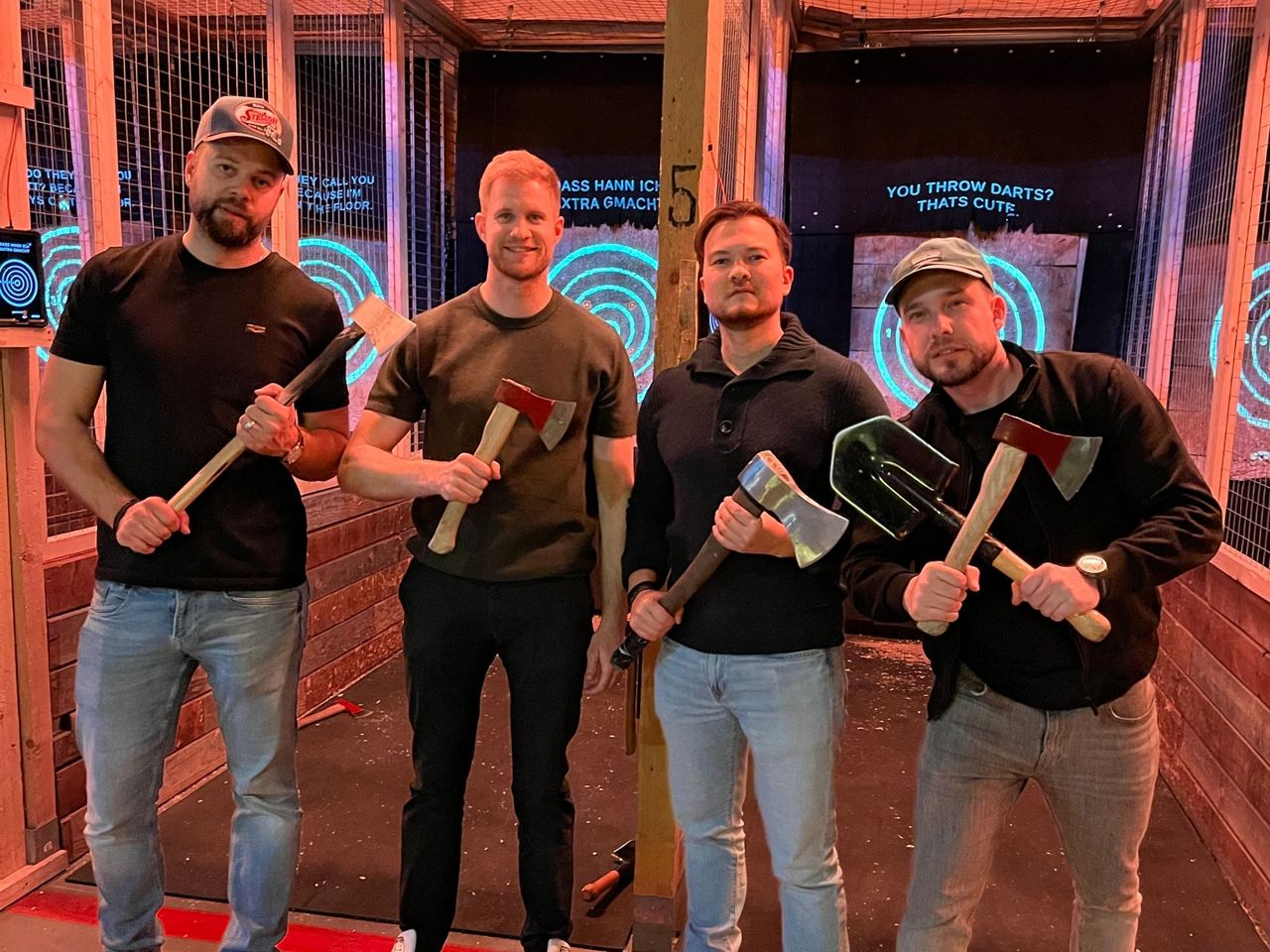 "Journeyman" Axt herstellen und werfen in Zürich