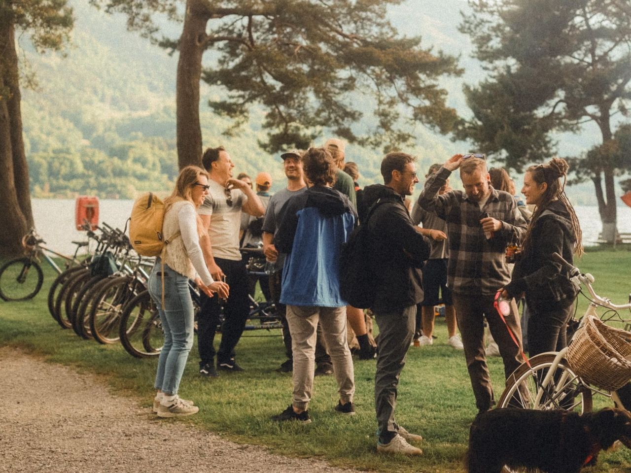 Goldene Stunde Mountainbike Tour zum Thunersee ab Interlaken