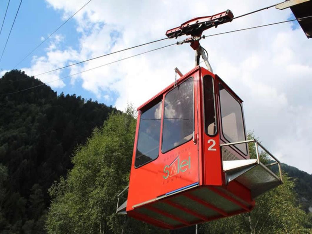 Tessin Bergbahnen Gondelbahn Zott - Alpe Salei