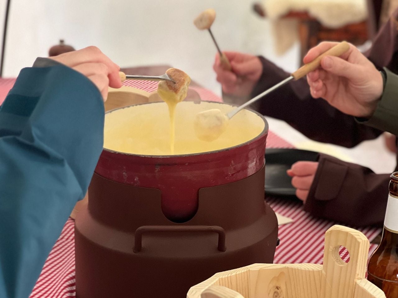 From Zurich: Tour to Lucerne and Titlis with Fondue Experience in an Igloo