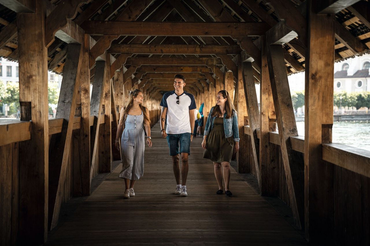 14 Tage Schweiz Luzern Kapellbrücke 