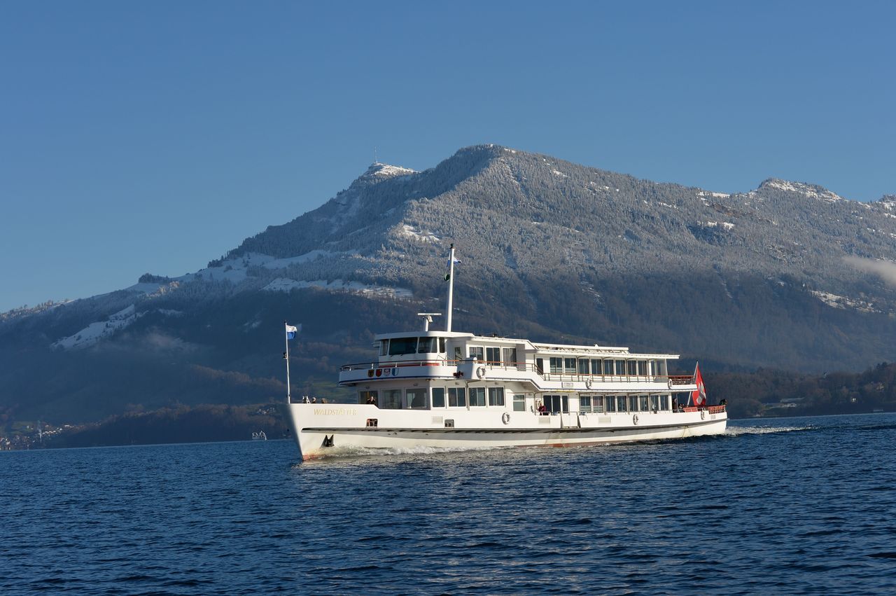 Mittagessen und Schiffsrundfahrt Vierwaldstättersee ab Luzern