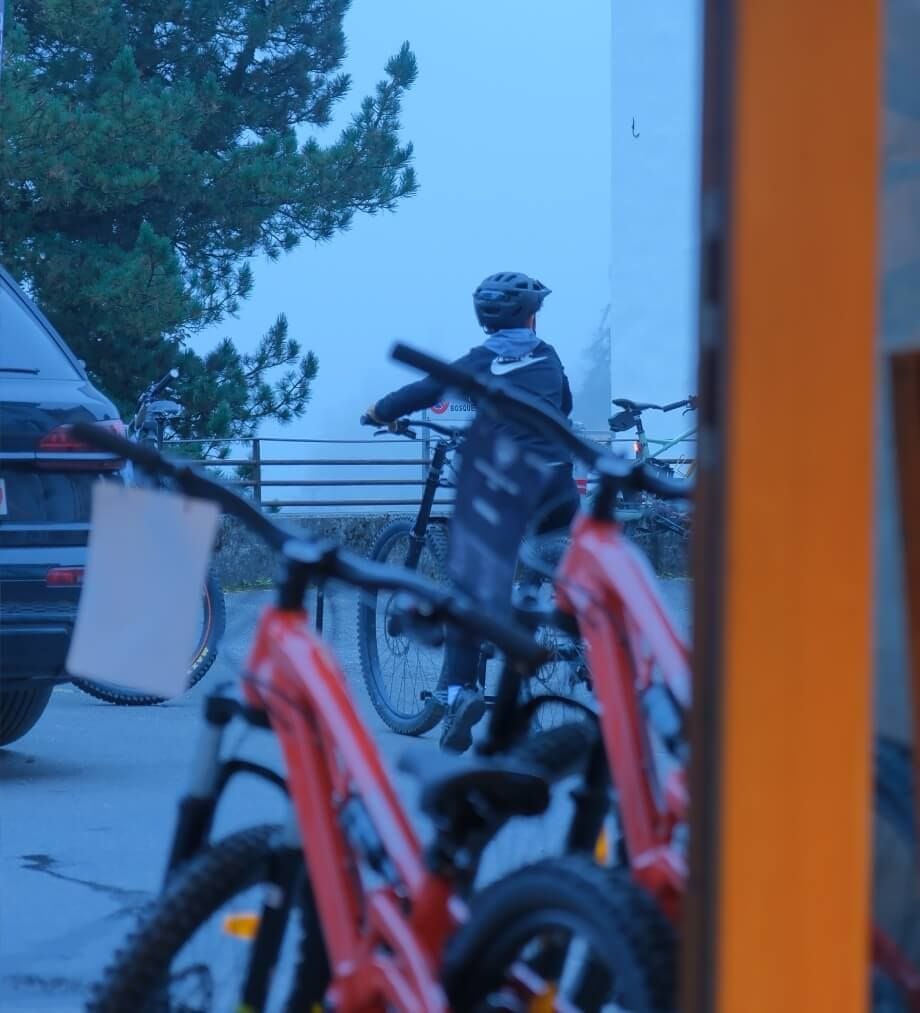 Ganztägige, selbstgeführte E-Bike Tour ab Champéry