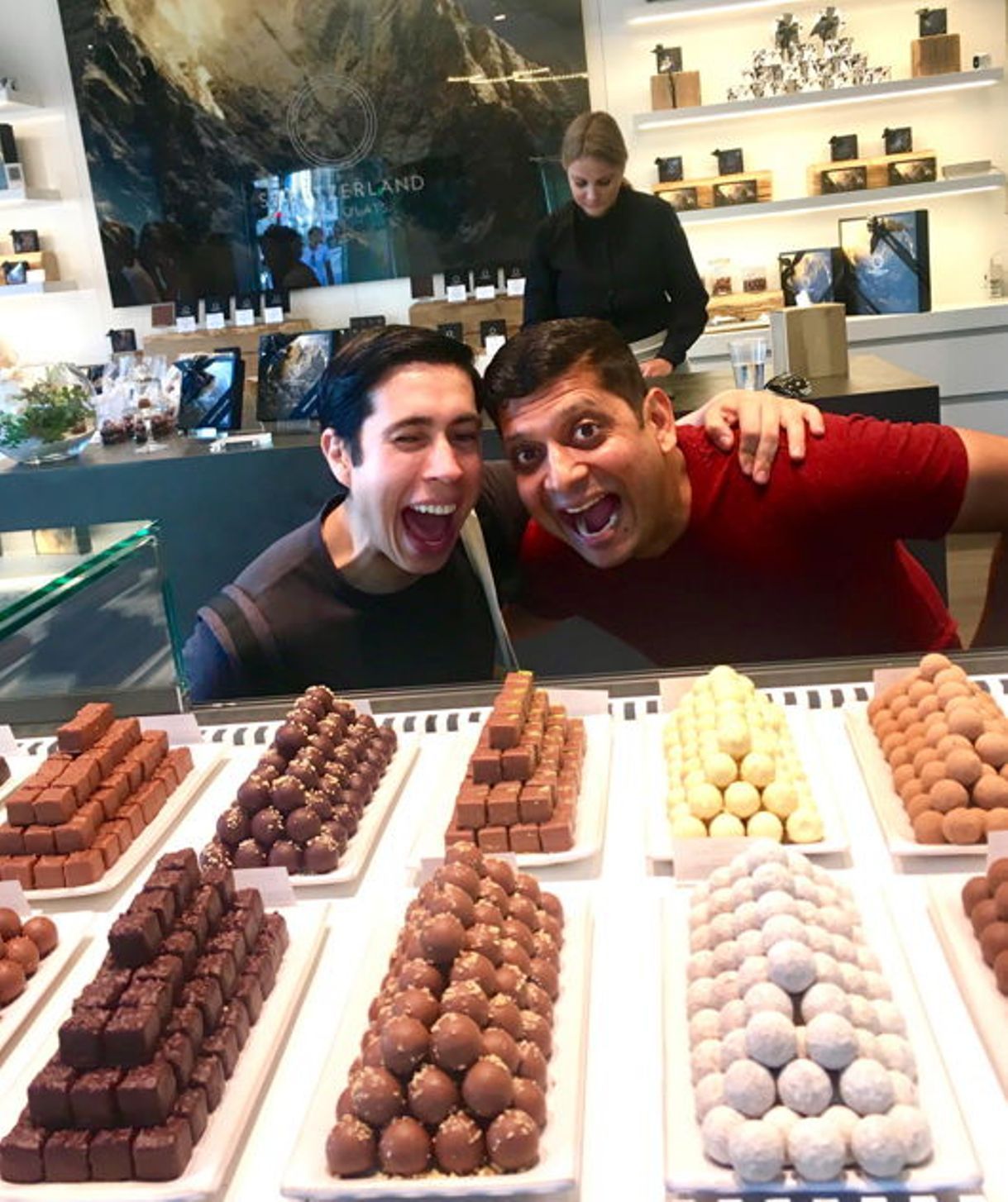 Food Tour "Eat and Chill" with local host in Geneva
