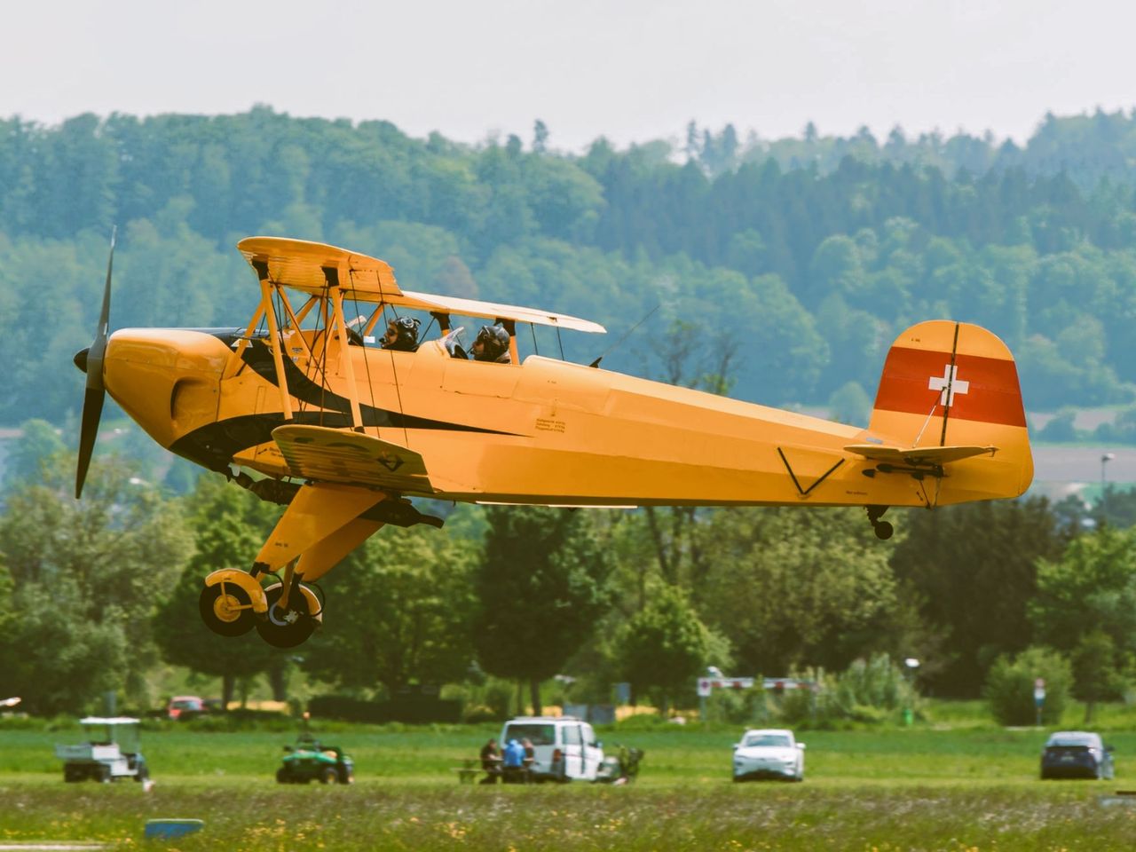 Flug im offenen Doppeldecker Oldtimer im Zürcher Oberland