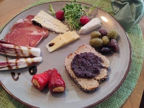 Bern Food Market: Brunch & Local Food Tour
