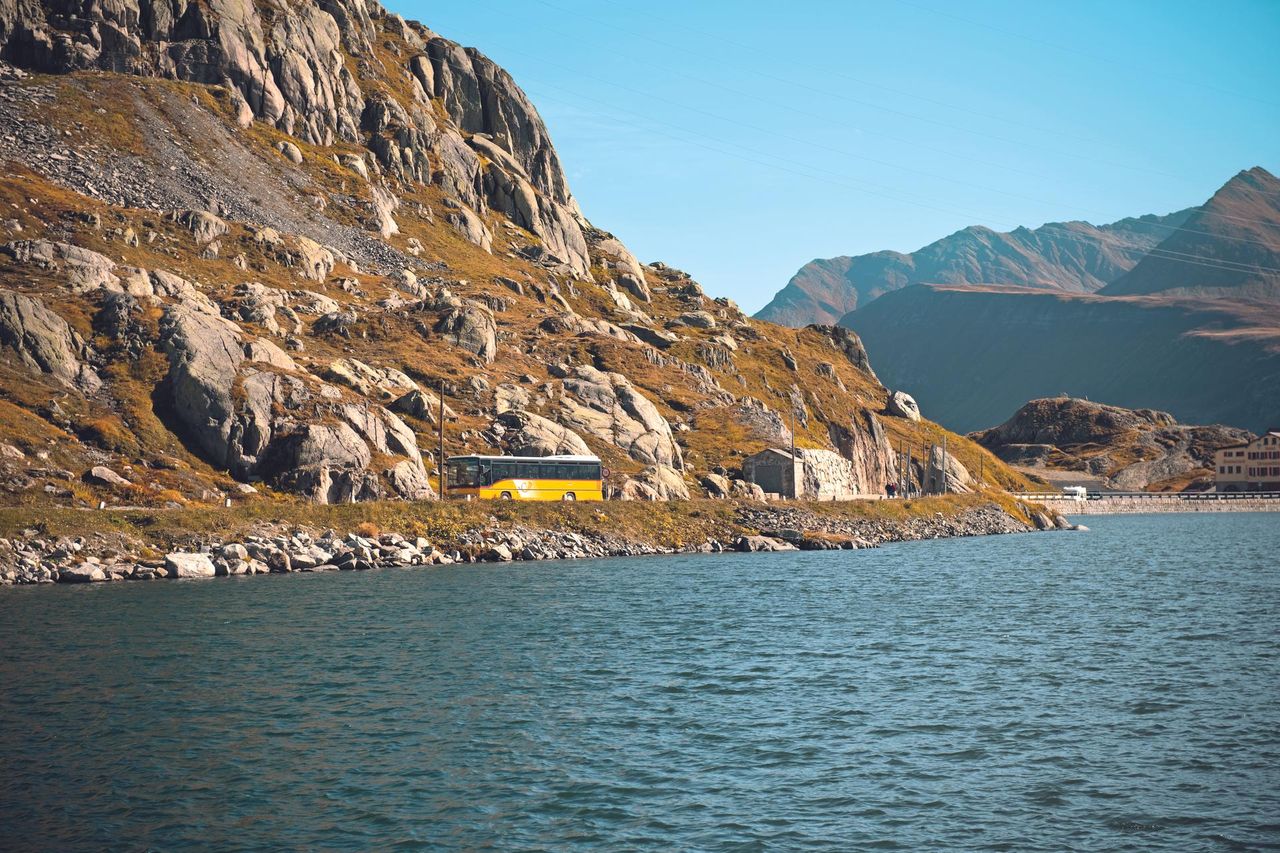 Grimsel und Nufenen Postauto Passfahrt ab Meiringen oder Airolo
