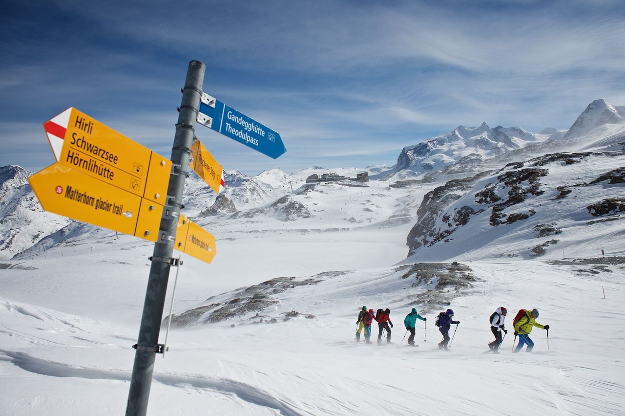Matterhorn Glacier Paradise - Schneeschuhwandern Trockener Steg nach Schwarzsee