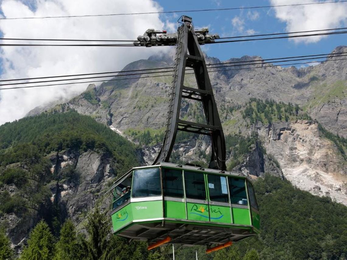 Tessin Bergbahnen Seilbahn San Carlo Robiei