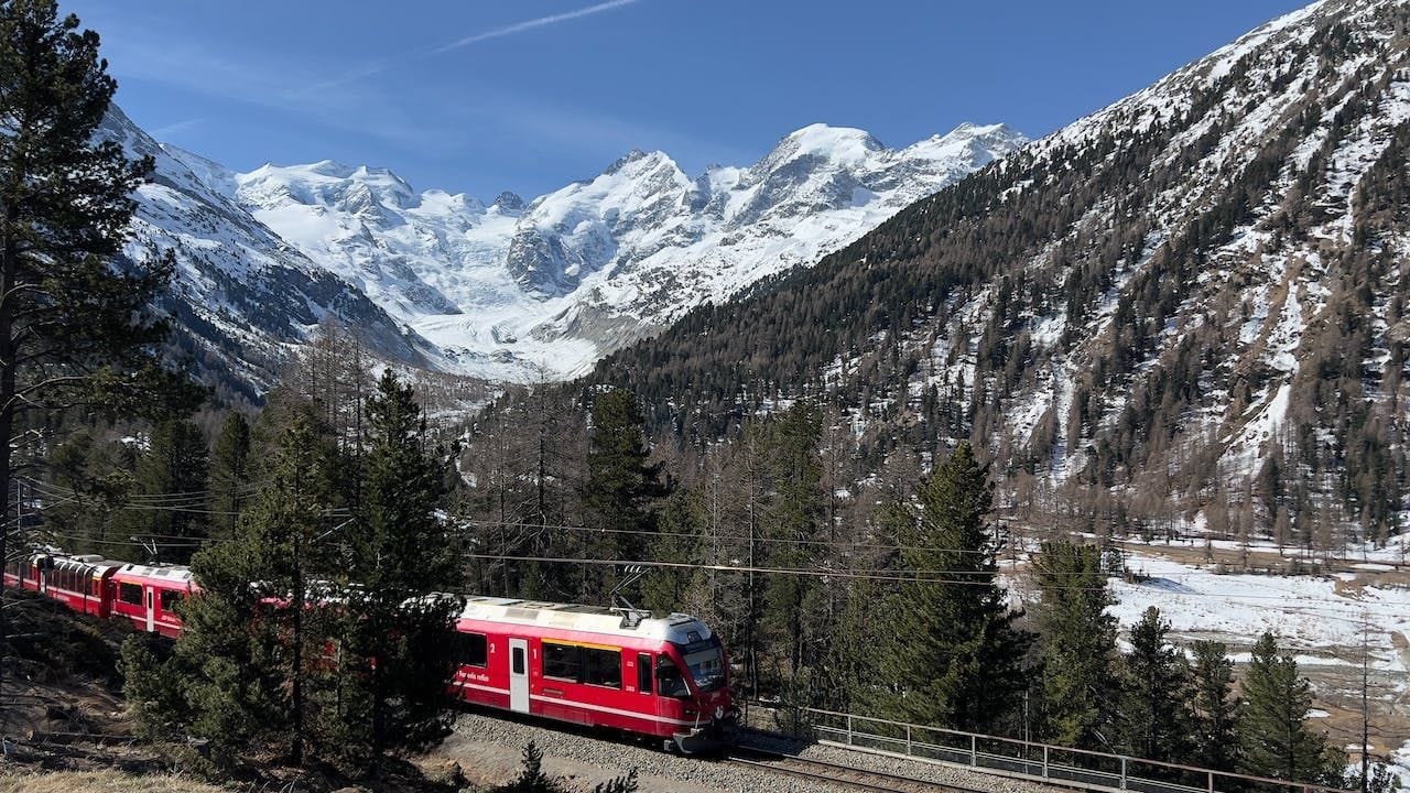Excursion privée d’une journée avec le Bernina Express, de Saint-Moritz à Tirano