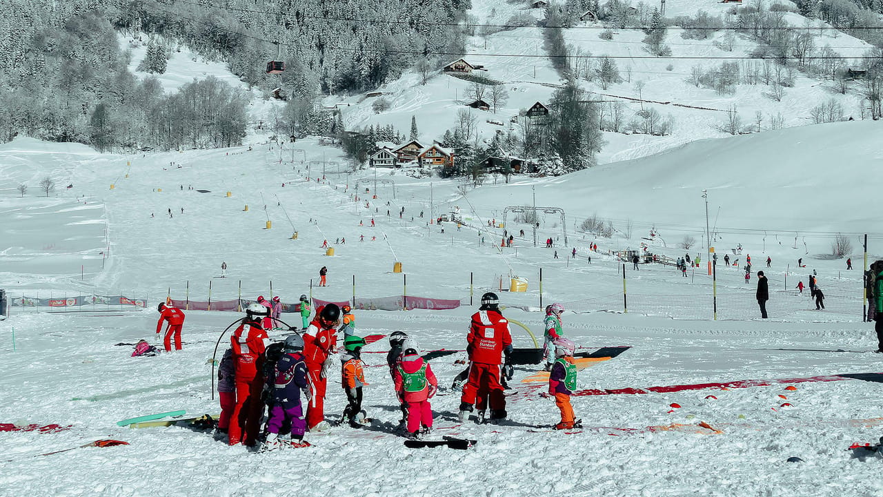 Engelberg Skifahren Skischulen Klostermatte Kinder us)