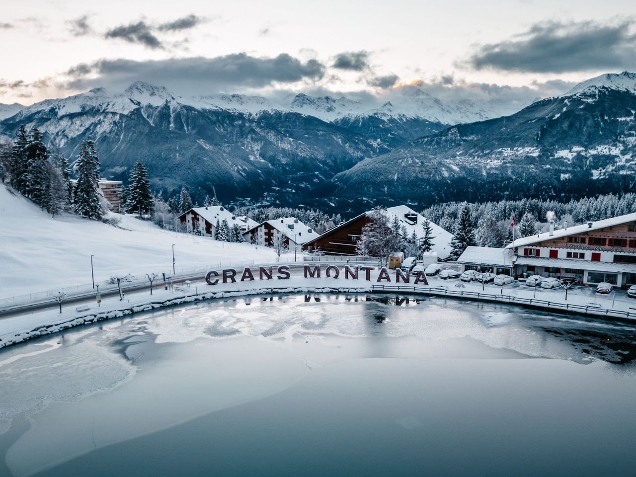 Ab Sierre: privater Transfer im Minibus nach Crans Montana oder Vércorin
