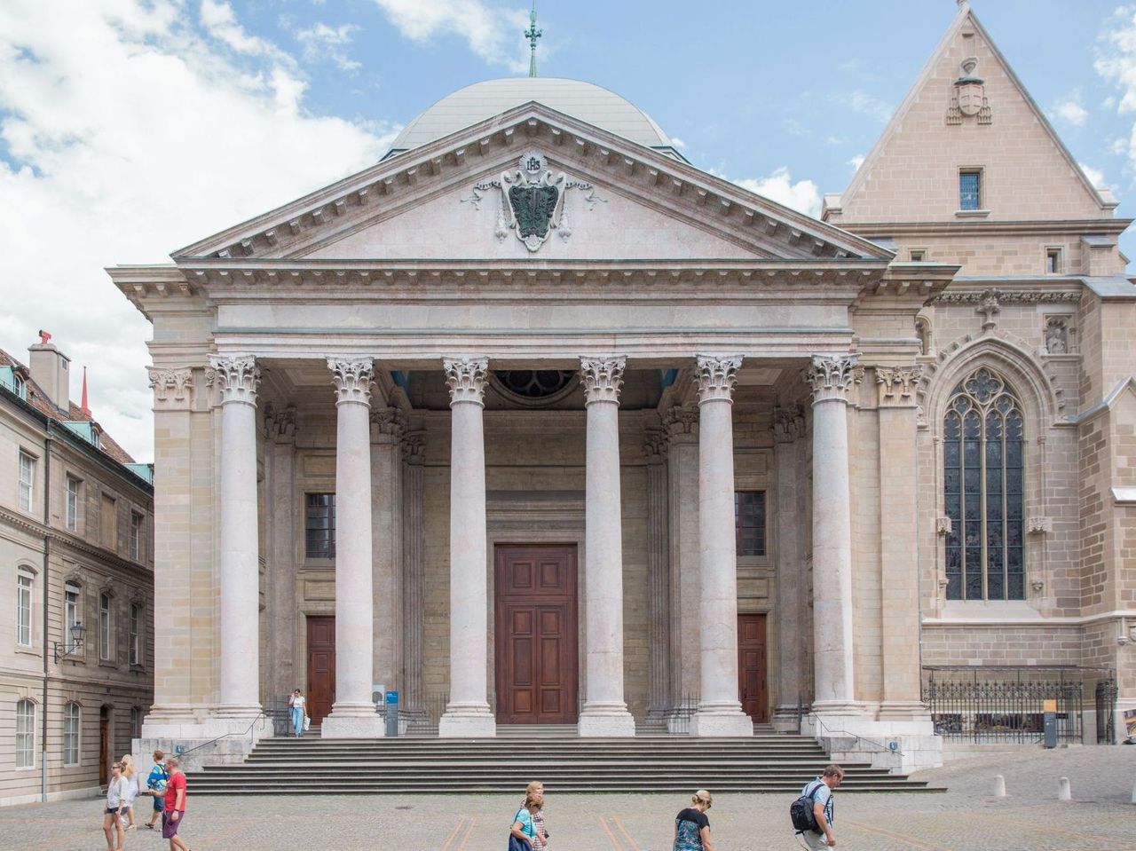 Geneva: City tour by bus and mini-train