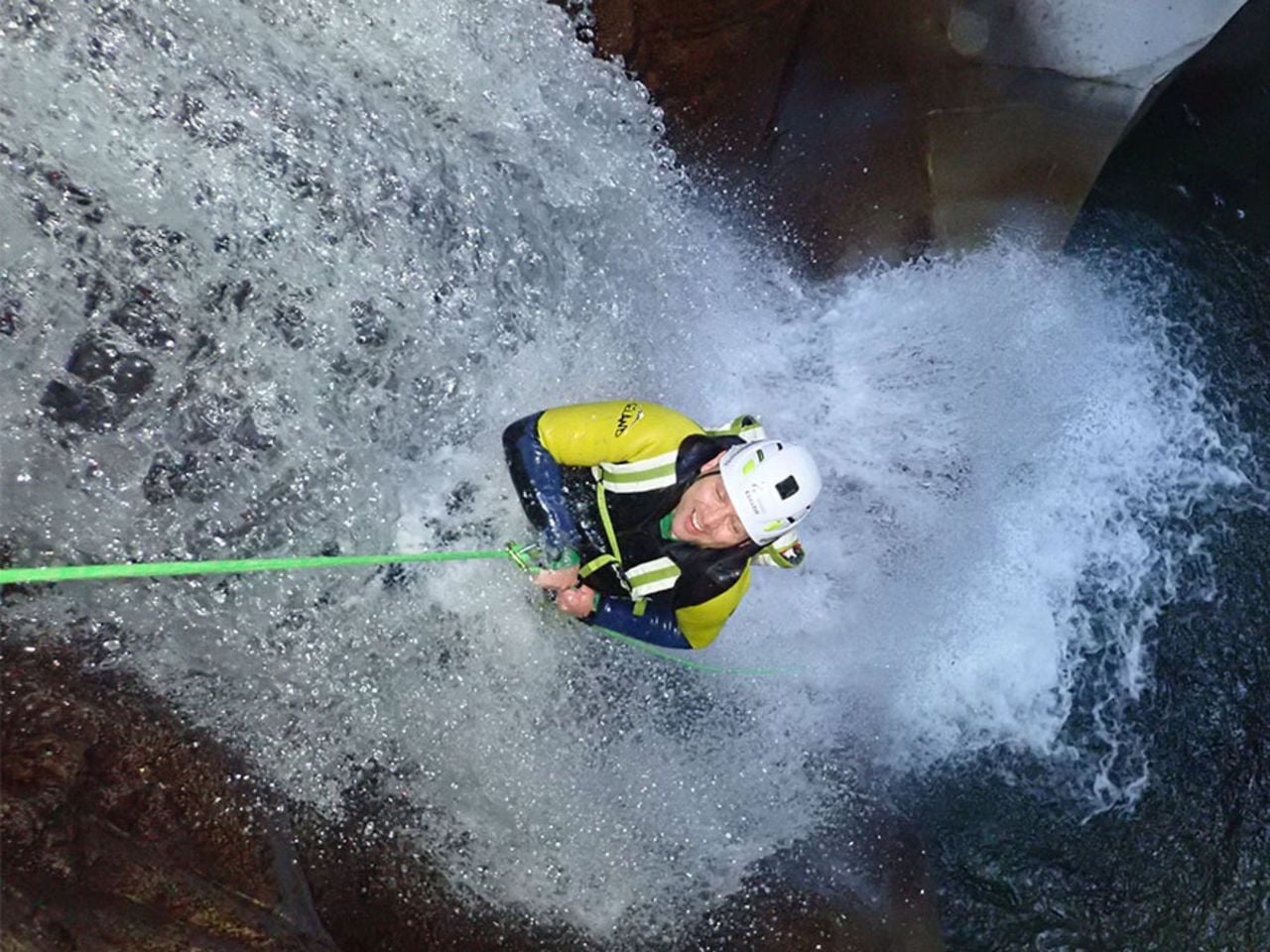 Lodrino Canyoning für Erfahrene ab Cresciano