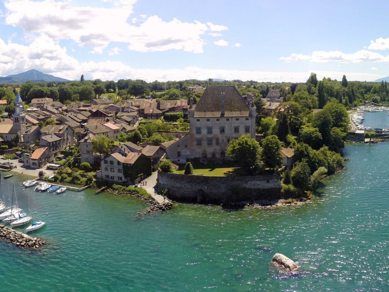 From Geneva: Yvoire tour with boat trip