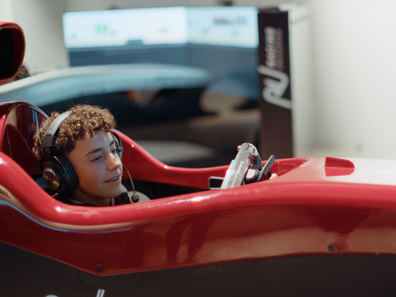 Racing Unleashed - Fahrt im Rennsimulator am Flughafen Zürich