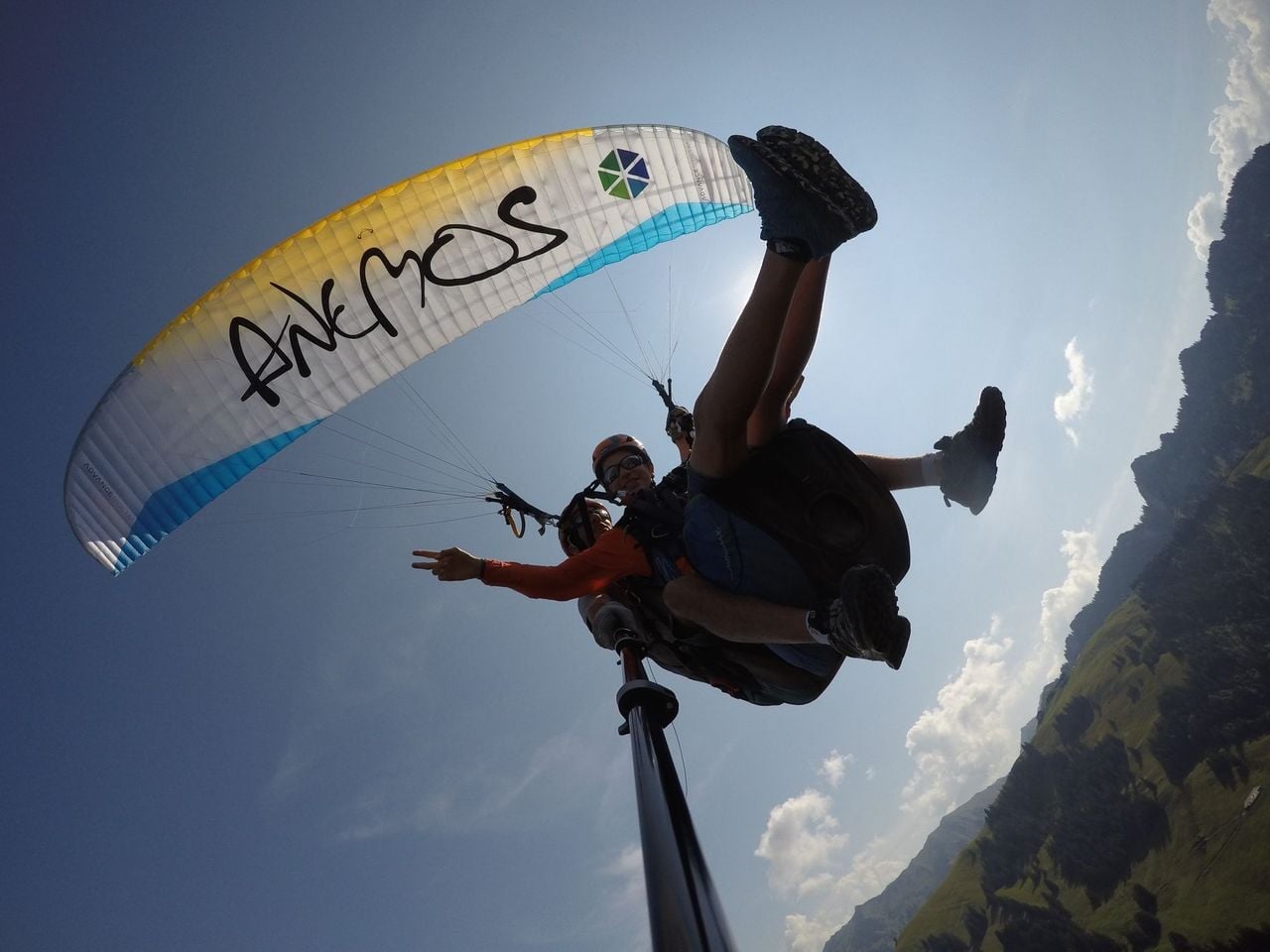 "Der Klassiker" langer Gleitschirmn Tandemflug in Gruyère