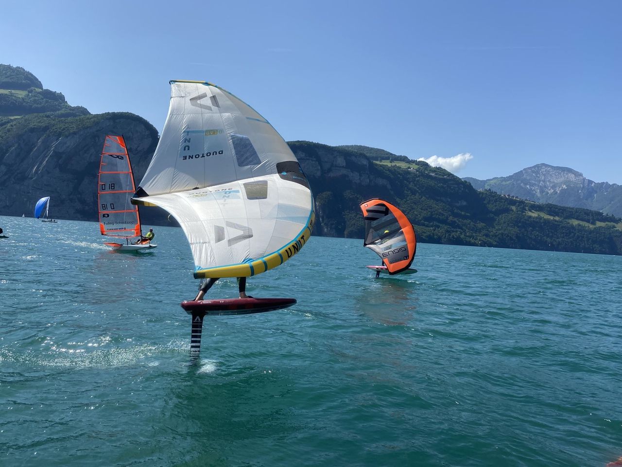 Starterday Wingfoil & Towfoil Kombi Tageskurs am Urnersee