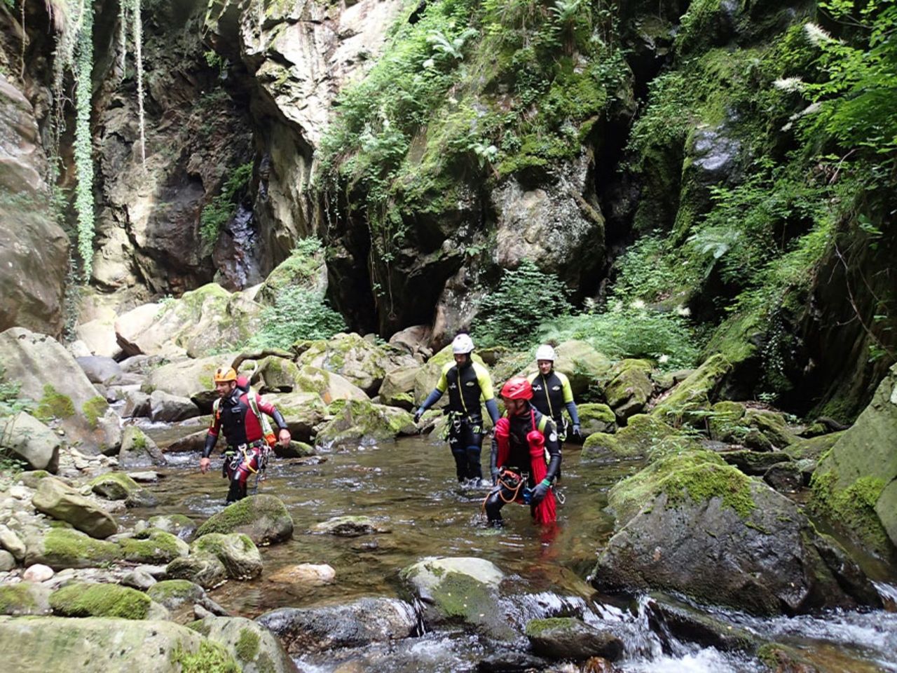 Canyoning pro Pontirone inferiore ab Cresciano