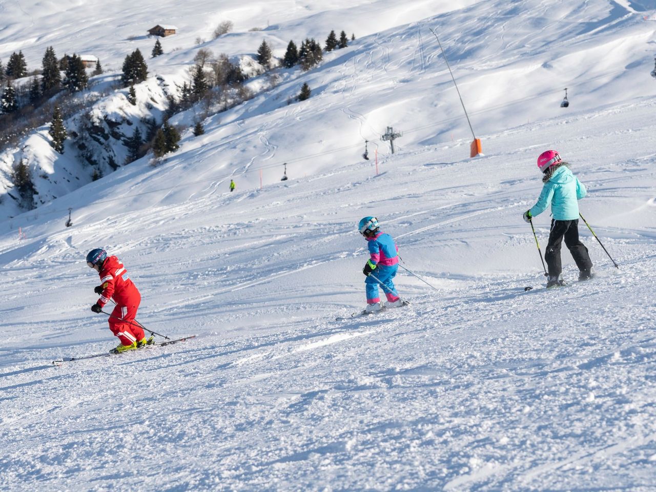 Ski school group lessons for children in Gstaad