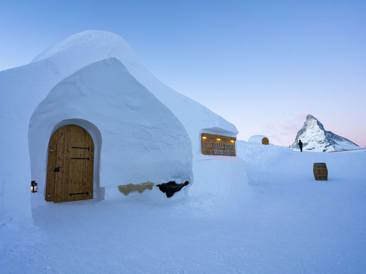 Overnight stay in a Romantic Igloo in Zermatt