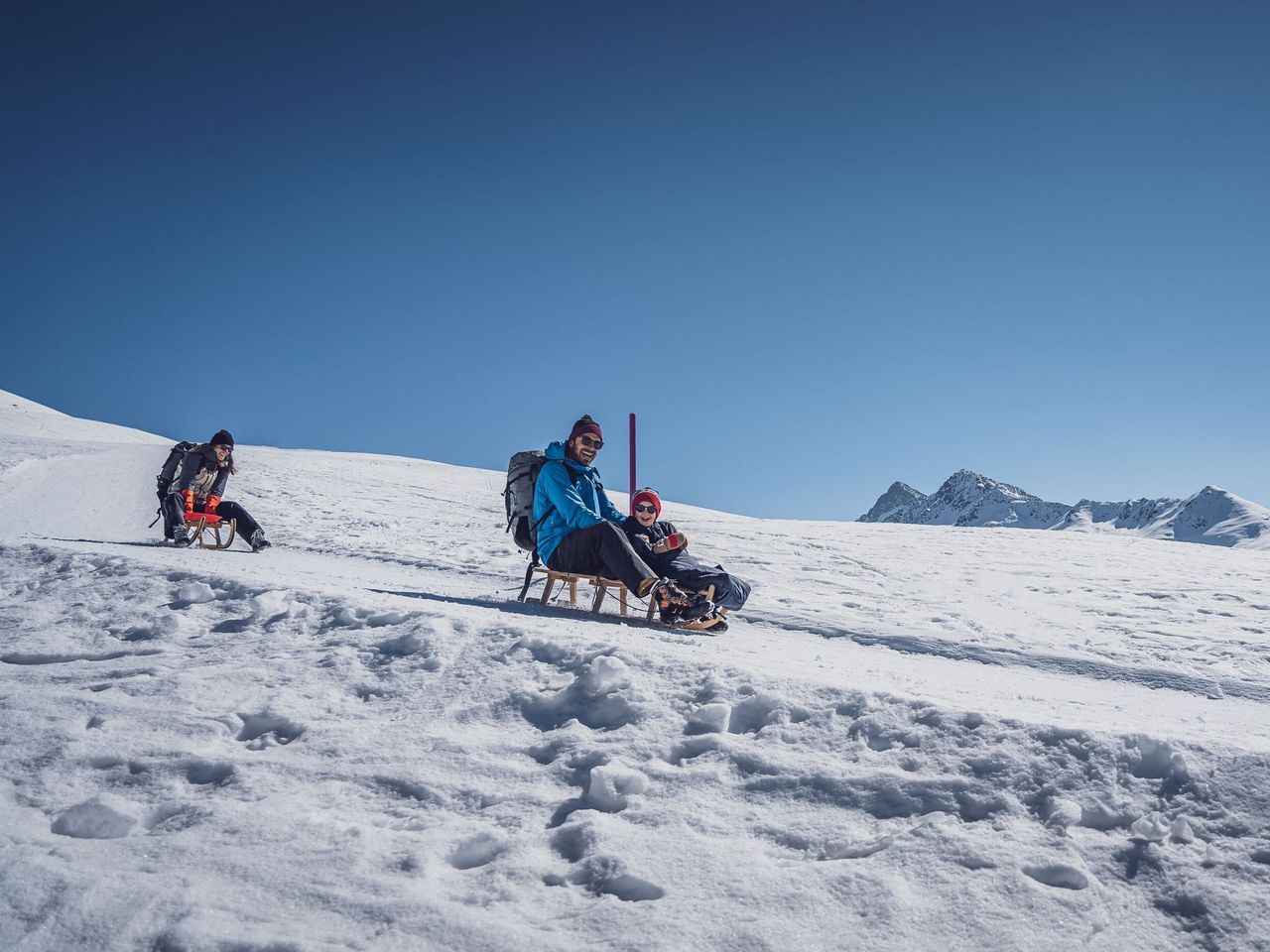 Evening sledding at Rinerhorn incl. a single ticket and fondue.