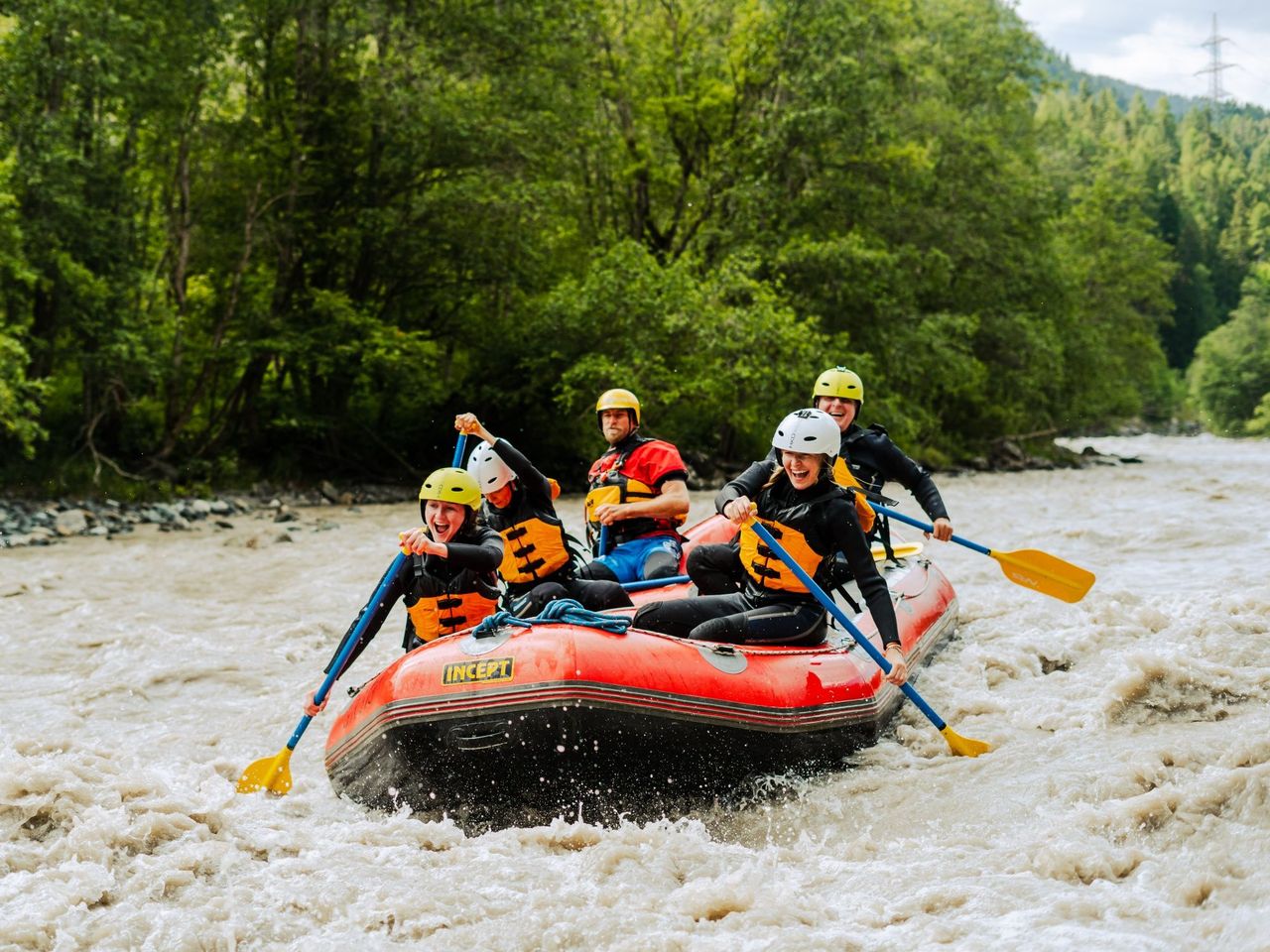 Rafting team event on the Inn in the Engadin
