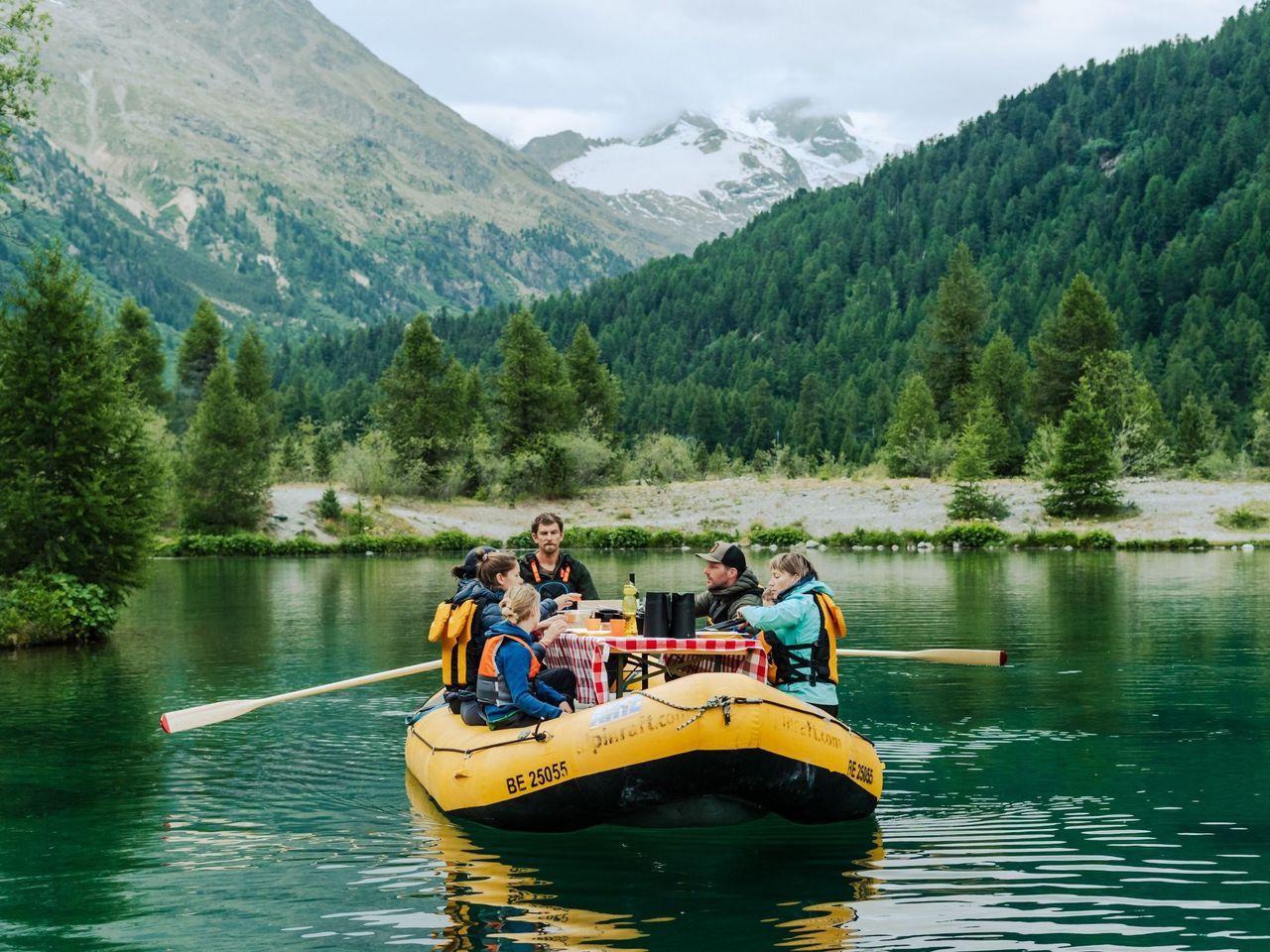 Raclette auf dem See im Engadin