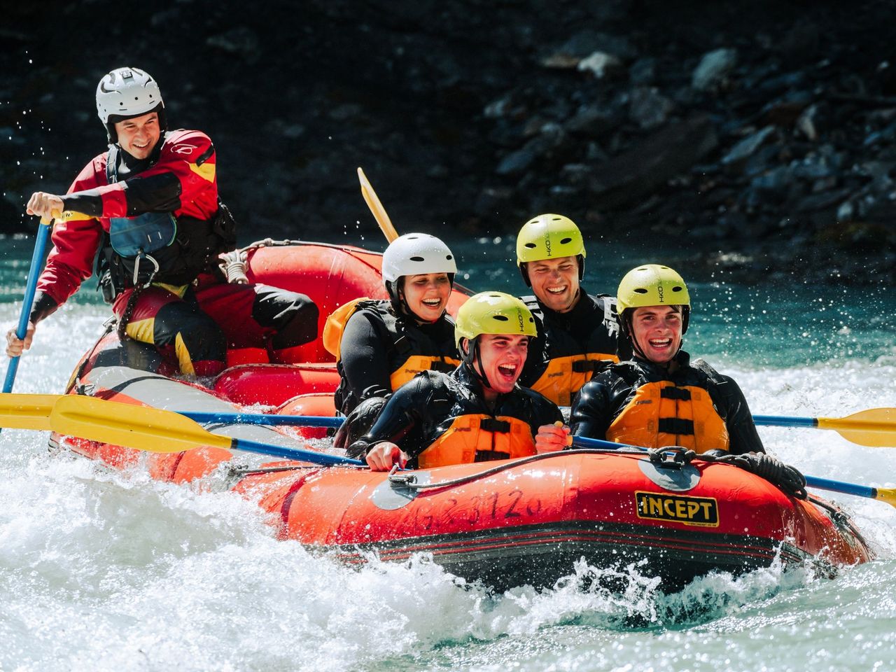 Rafting team event on the Inn in the Engadin