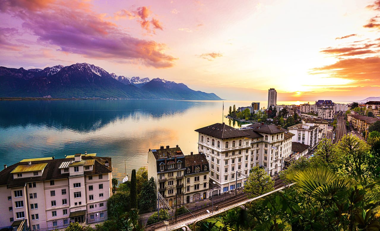 Ab Lausanne: Bustour Riviera mit Chaplin’s World, Montreux und Chillon