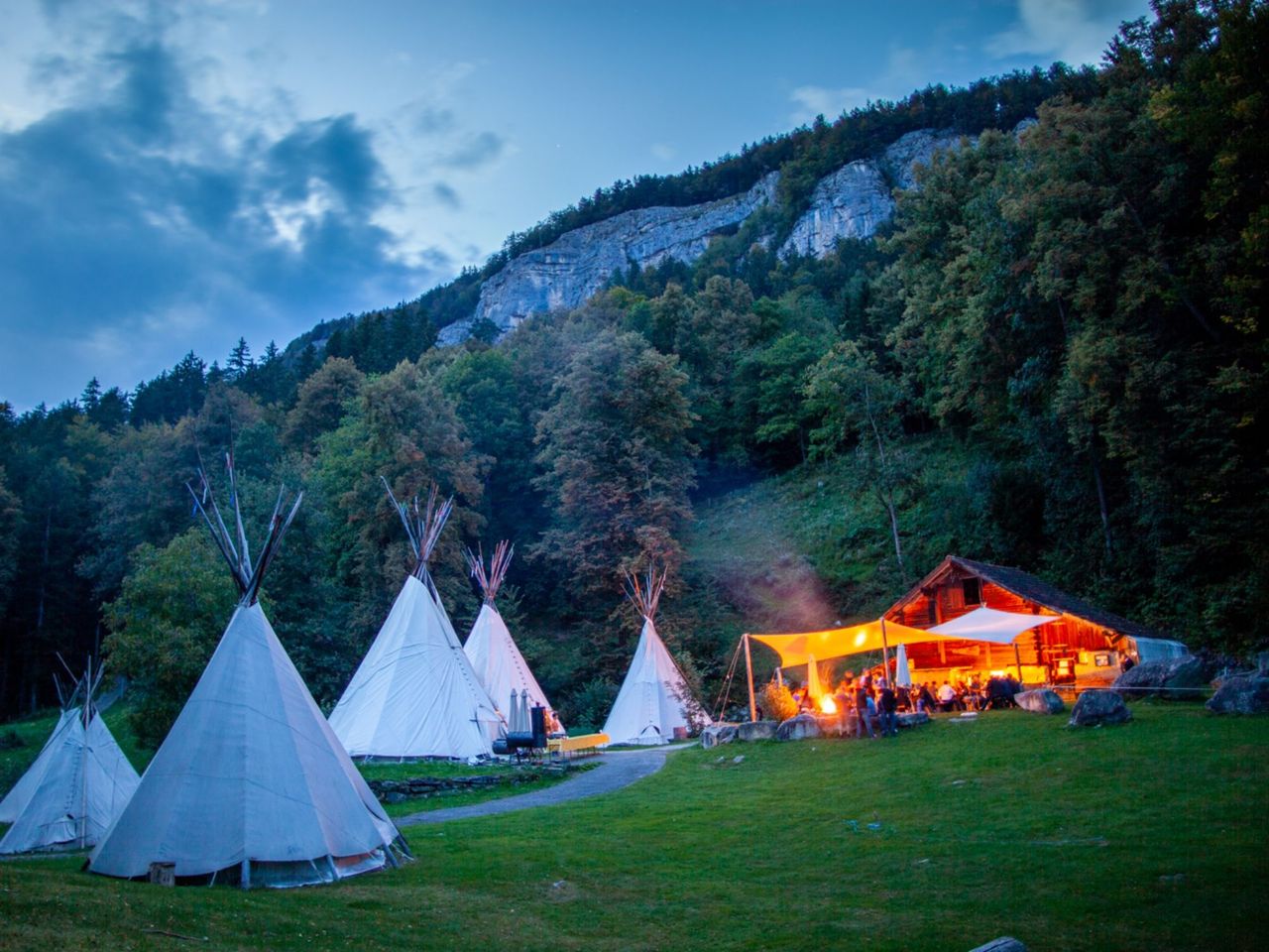 Bogenschiessen mit Übernachtung im Tipidorf